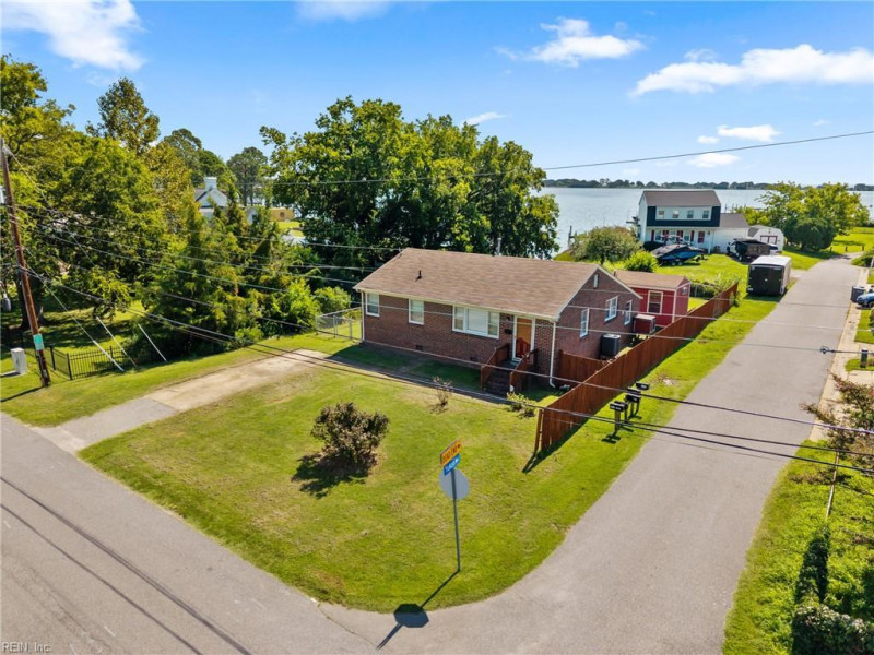 Photo 1 of 32 residential for sale in Hampton virginia
