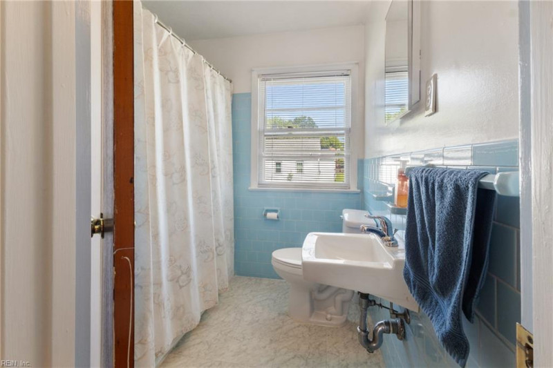 Photo 16 of 32 residential for sale in Hampton virginia