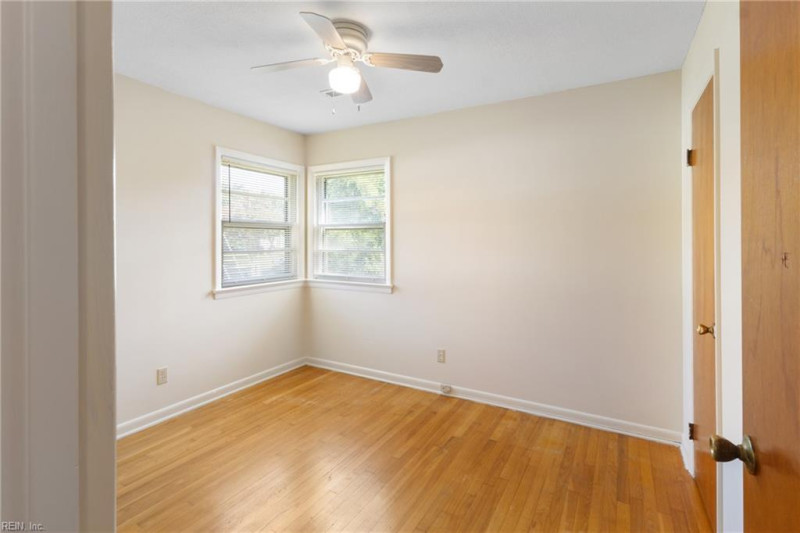 Photo 19 of 32 residential for sale in Hampton virginia