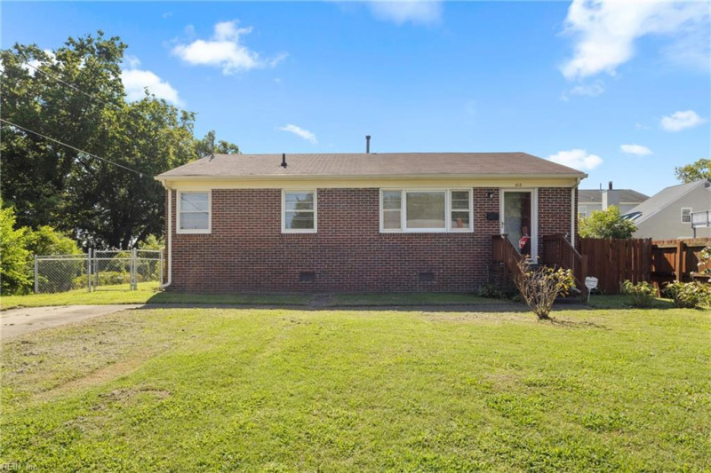 Photo 5 of 32 residential for sale in Hampton virginia
