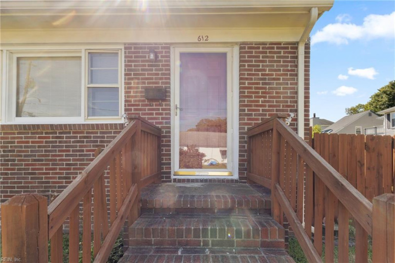 Photo 6 of 32 residential for sale in Hampton virginia