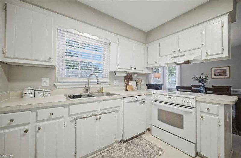 Photo 12 of 42 residential for sale in Chesapeake virginia Photo 12 of 42 residential for sale in Chesapeake virginia