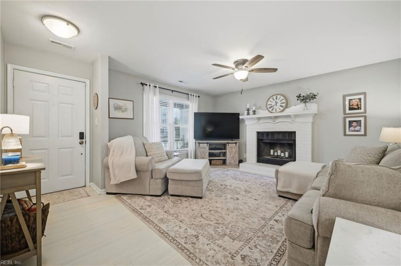 Photo 4 of 42 residential for sale in Chesapeake virginia Photo 4 of 42 residential for sale in Chesapeake virginia