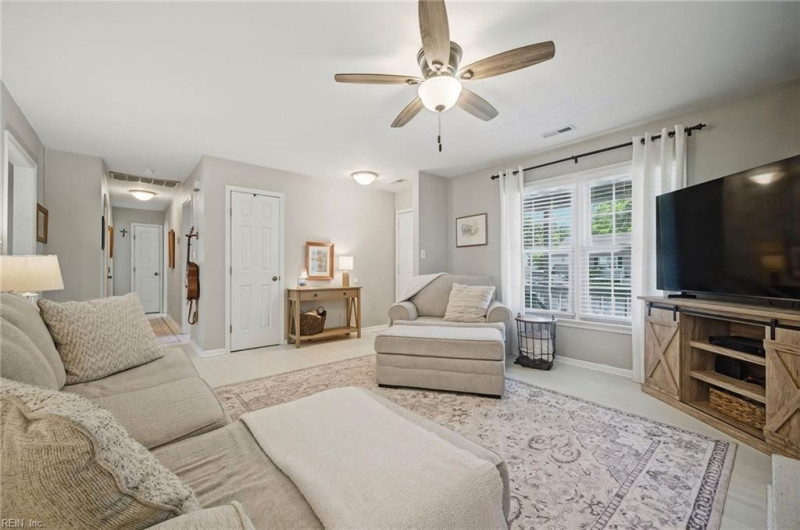 Photo 6 of 42 residential for sale in Chesapeake virginia Photo 6 of 42 residential for sale in Chesapeake virginia