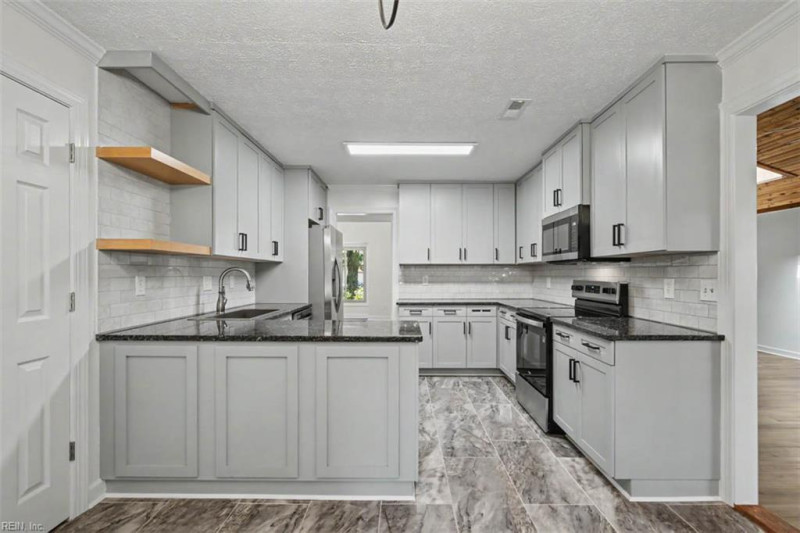 Photo 18 of 50 residential for sale in Hampton virginia