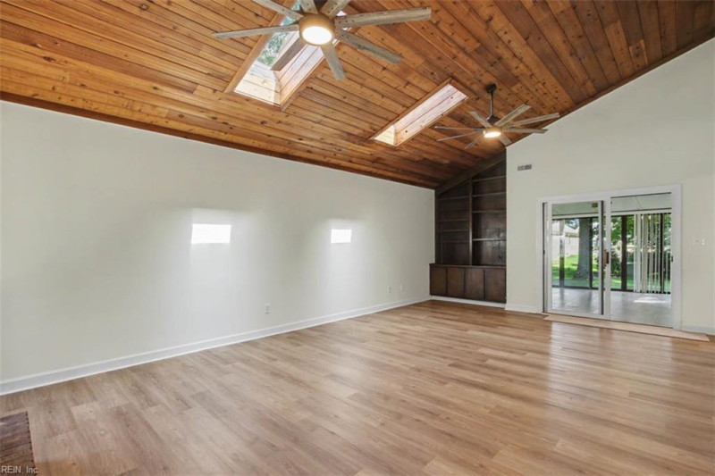 Photo 6 of 50 residential for sale in Hampton virginia