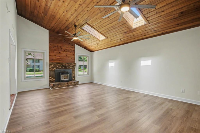 Photo 9 of 50 residential for sale in Hampton virginia