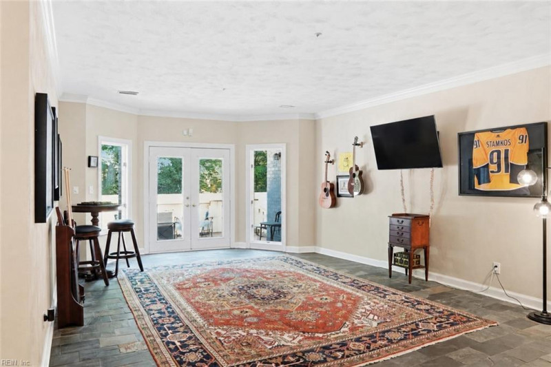 Photo 13 of 37 residential for sale in Virginia Beach virginia