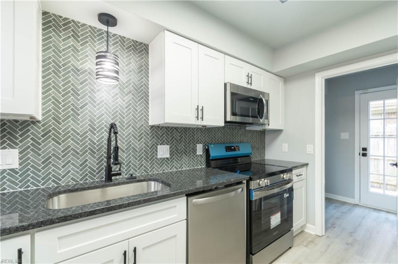 Photo 13 of 28 residential for sale in Hampton virginia