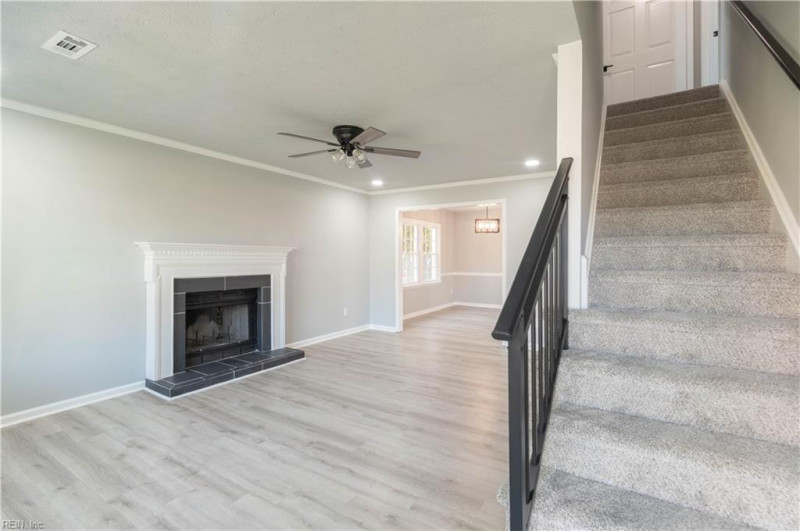 Photo 5 of 28 residential for sale in Hampton virginia