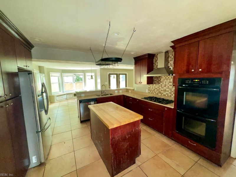 Photo 10 of 30 residential for sale in Norfolk virginia