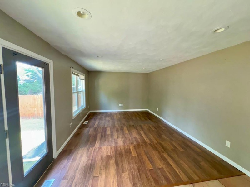 Photo 13 of 30 residential for sale in Norfolk virginia