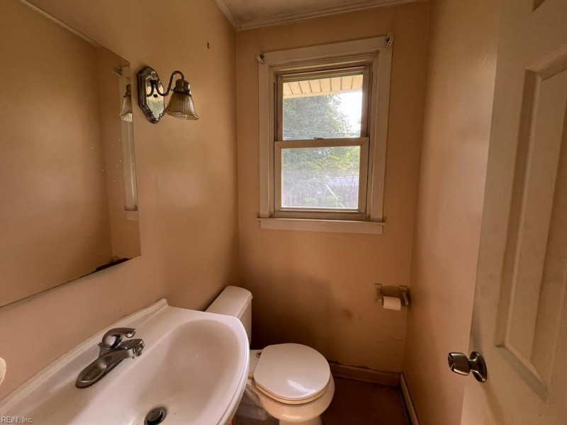 Photo 11 of 15 residential for sale in Norfolk virginia Photo 11 of 15 residential for sale in Norfolk virginia
