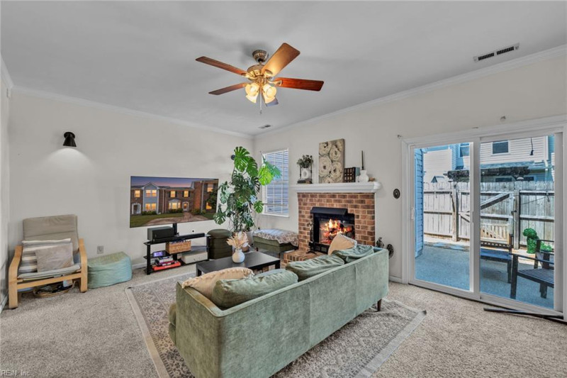 Photo 11 of 30 residential for sale in Virginia Beach virginia