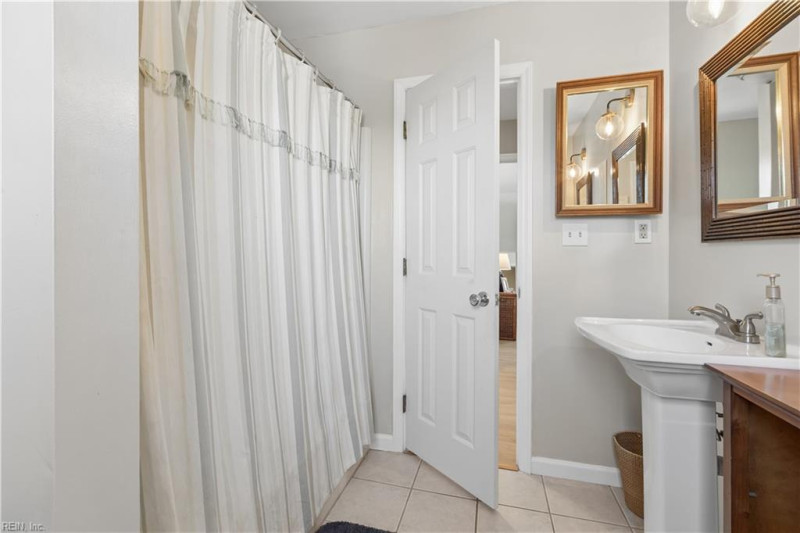 Photo 32 of 50 residential for sale in Hampton virginia Photo 32 of 50 residential for sale in Hampton virginia