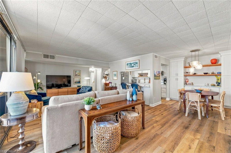 Photo 11 of 43 residential for sale in Virginia Beach virginia