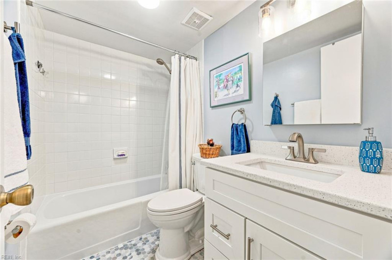 Photo 17 of 43 residential for sale in Virginia Beach virginia