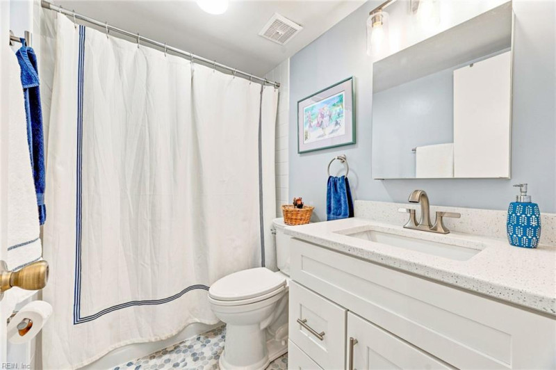 Photo 18 of 43 residential for sale in Virginia Beach virginia