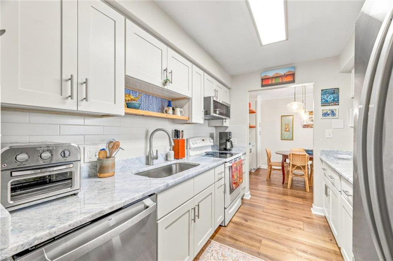 Photo 6 of 43 residential for sale in Virginia Beach virginia