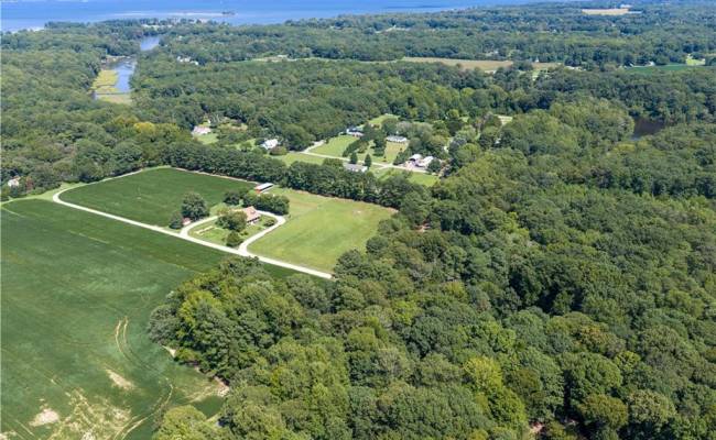 166 Barricks Mill Road, Middlesex County, VA 23169