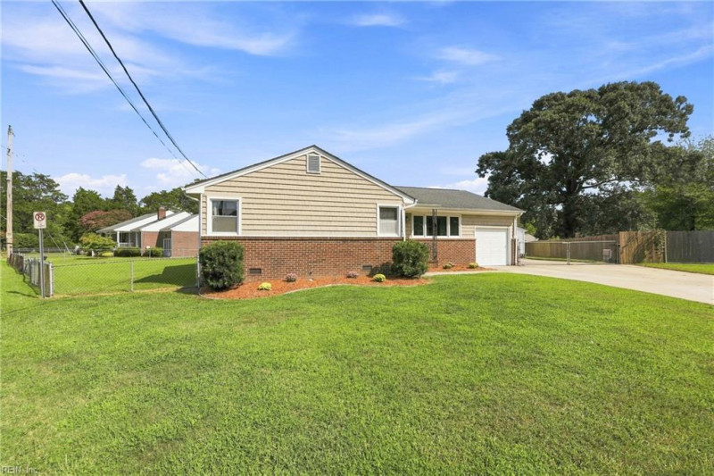 Photo 13 of 44 residential for sale in Chesapeake virginia