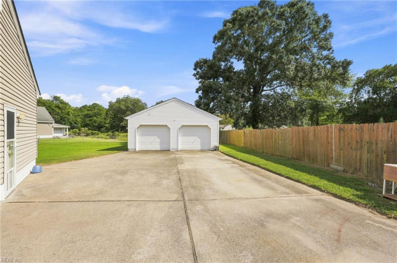 Photo 14 of 44 residential for sale in Chesapeake virginia