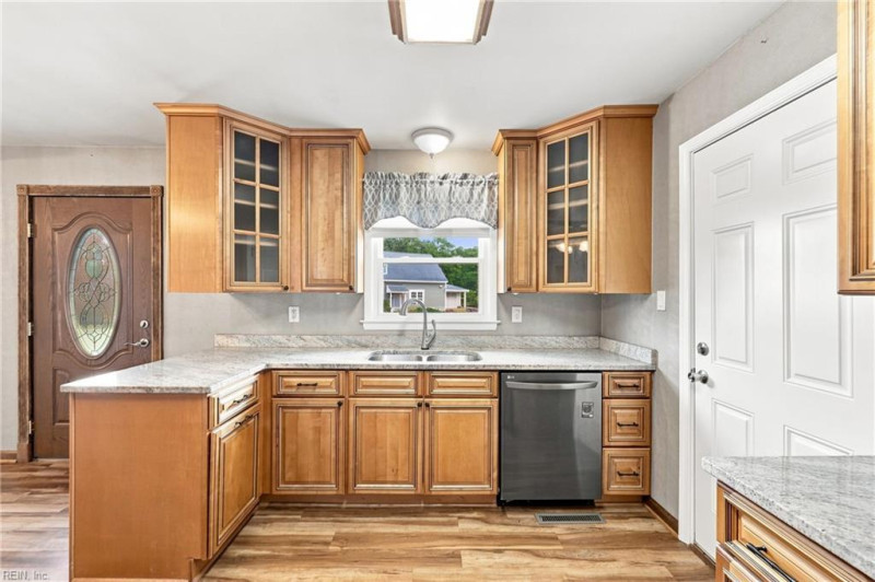 Photo 22 of 44 residential for sale in Chesapeake virginia