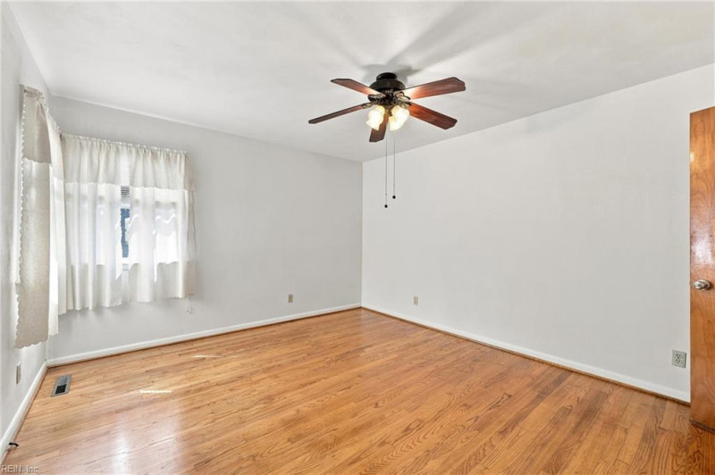 Photo 28 of 44 residential for sale in Chesapeake virginia