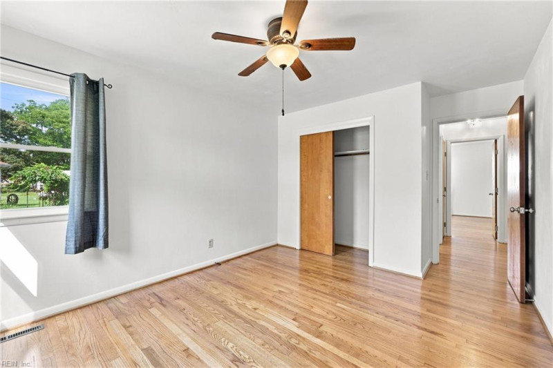 Photo 31 of 44 residential for sale in Chesapeake virginia