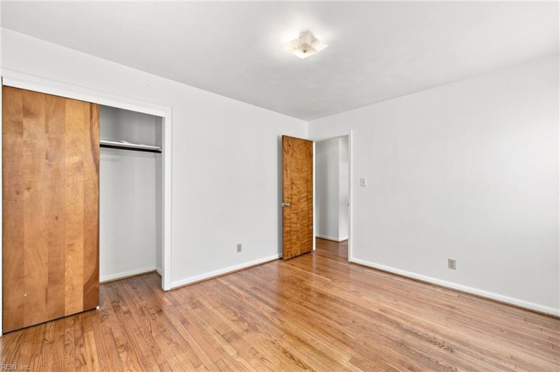 Photo 33 of 44 residential for sale in Chesapeake virginia