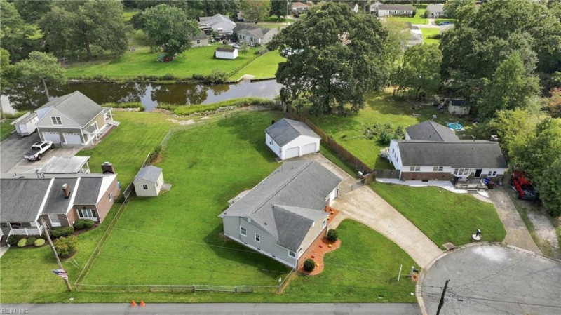 Photo 4 of 44 residential for sale in Chesapeake virginia