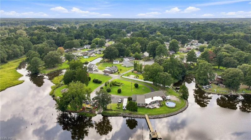 Photo 7 of 44 residential for sale in Chesapeake virginia