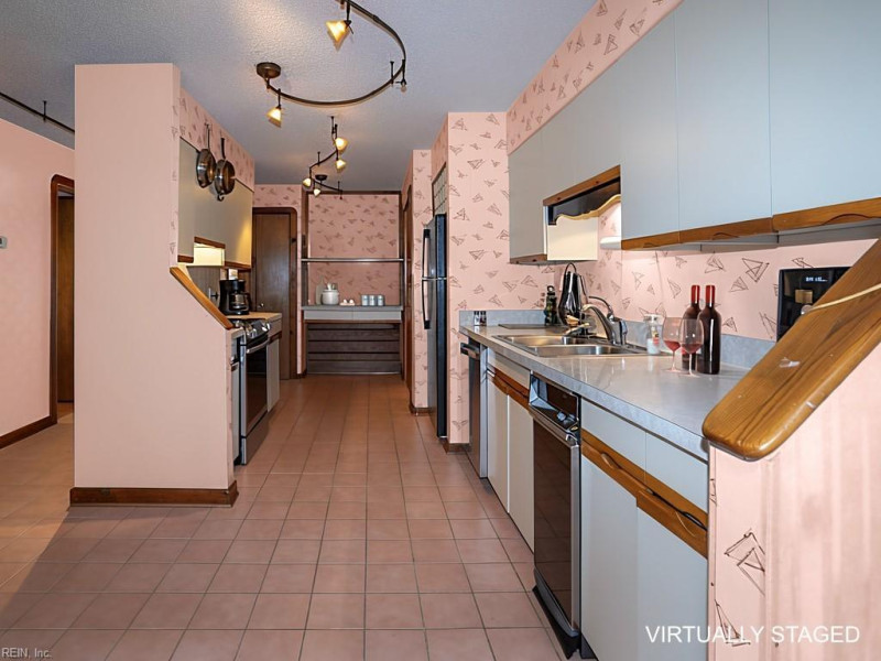 Photo 10 of 24 residential for sale in Virginia Beach virginia