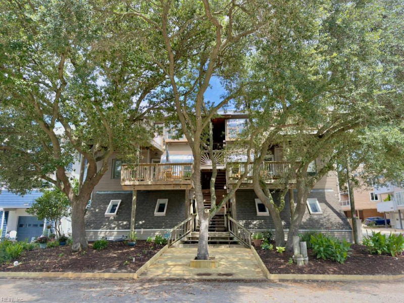Photo 4 of 24 residential for sale in Virginia Beach virginia