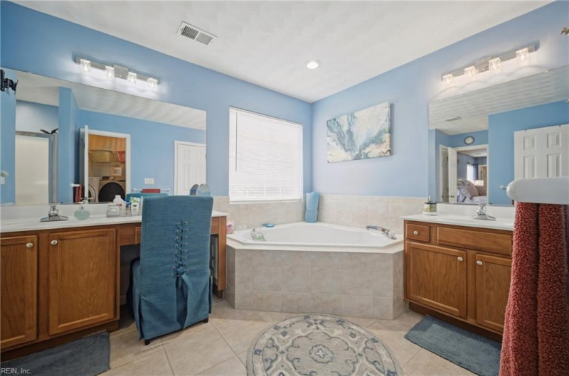 Photo 33 of 50 residential for sale in Chesapeake virginia Photo 33 of 50 residential for sale in Chesapeake virginia