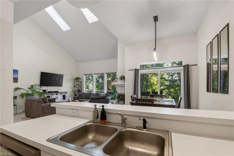 Photo 8 of 30 residential for sale in Virginia Beach virginia