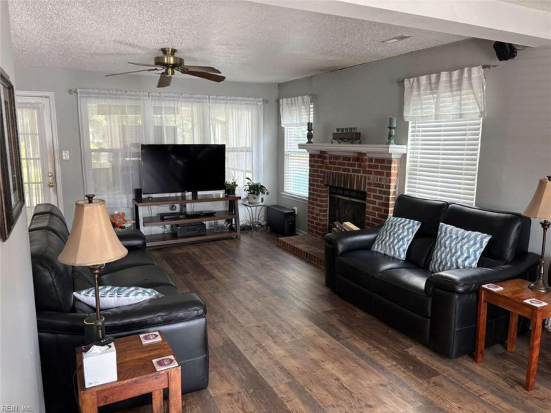 Photo 3 of 20 residential for sale in Chesapeake virginia Photo 3 of 20 residential for sale in Chesapeake virginia