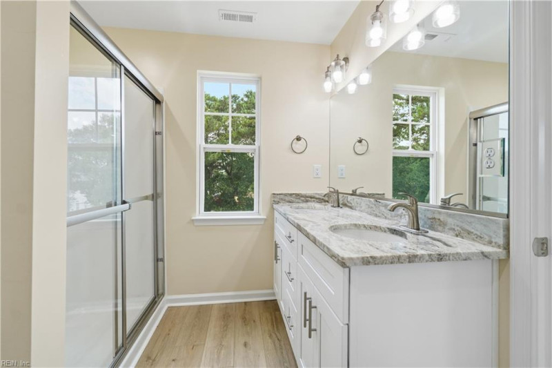Photo 17 of 50 residential for sale in Norfolk virginia