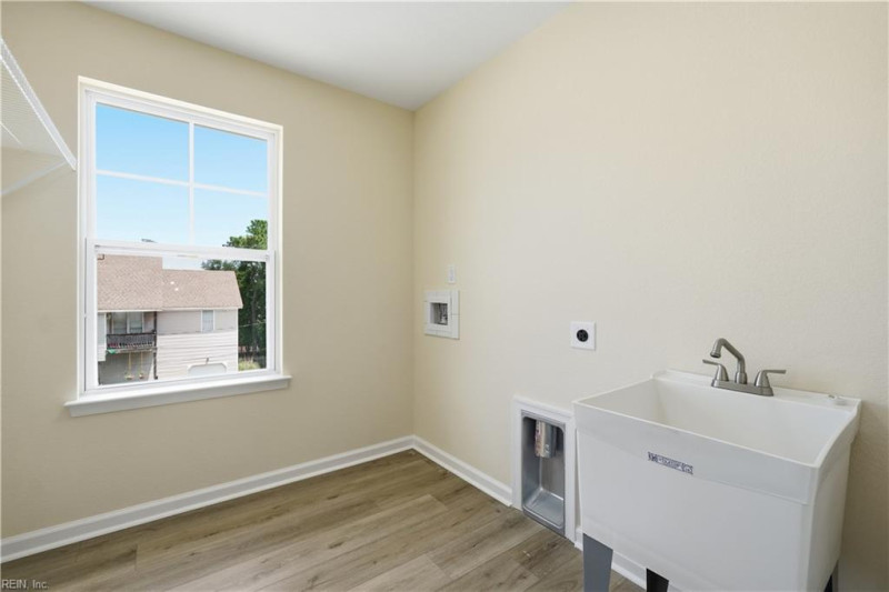 Photo 35 of 50 residential for sale in Norfolk virginia