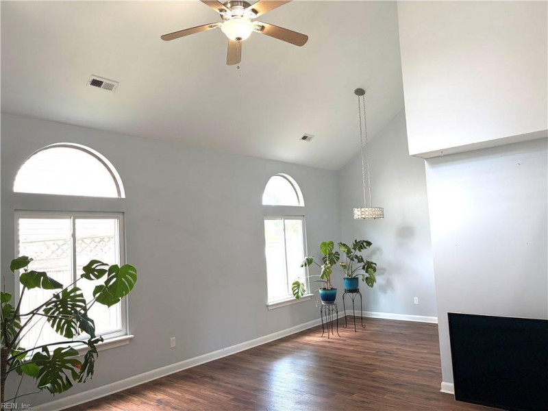 Photo 8 of 21 residential for sale in Virginia Beach virginia