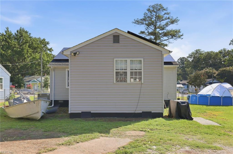 Photo 19 of 20 residential for sale in Franklin virginia