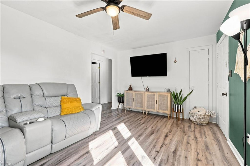 Photo 4 of 20 residential for sale in Franklin virginia