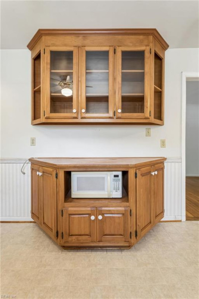 Photo 12 of 37 residential for sale in Hampton virginia