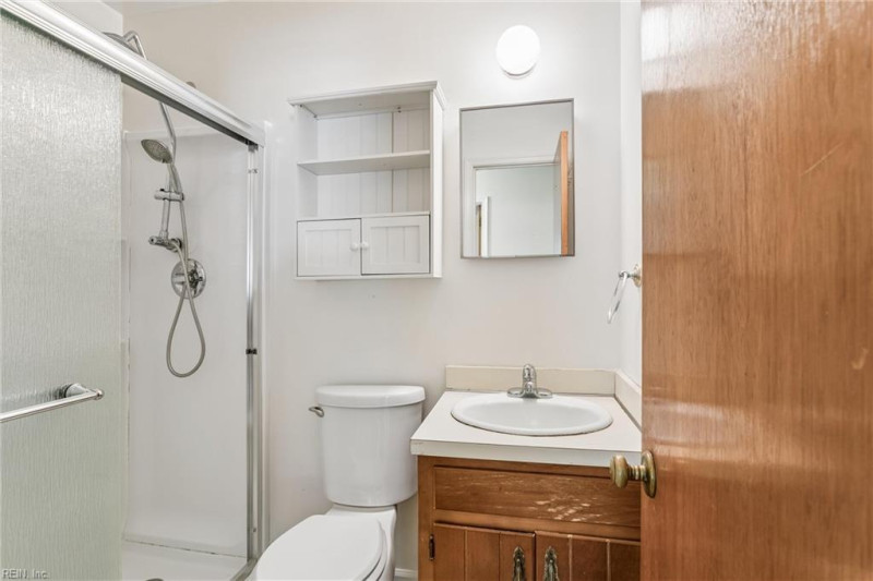 Photo 17 of 37 residential for sale in Hampton virginia