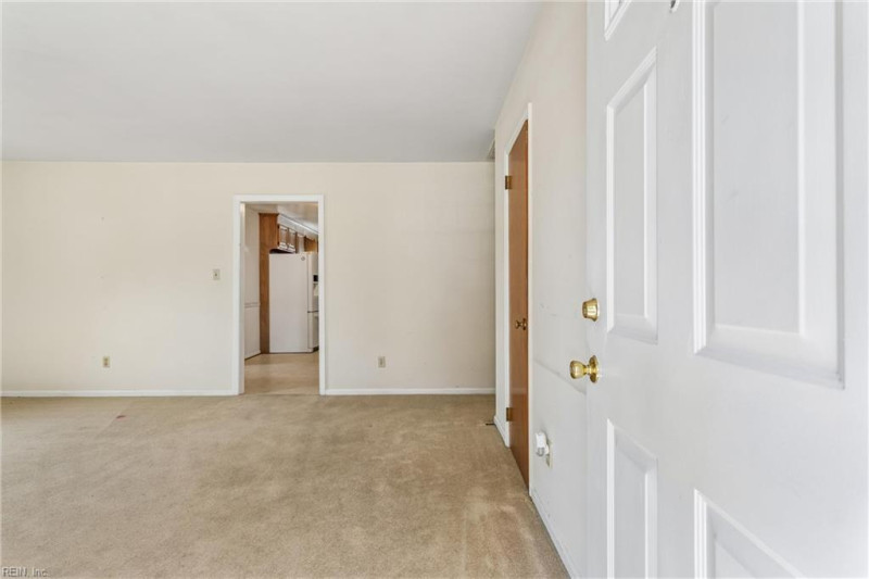 Photo 3 of 37 residential for sale in Hampton virginia