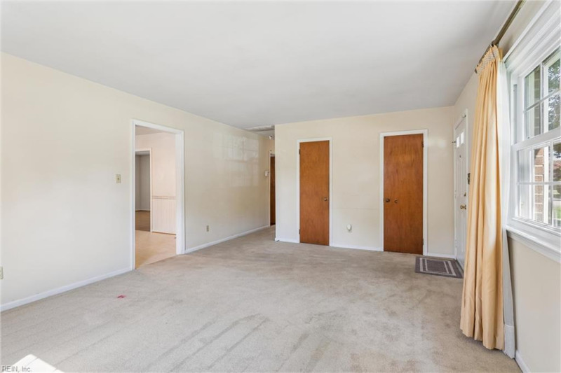 Photo 5 of 37 residential for sale in Hampton virginia