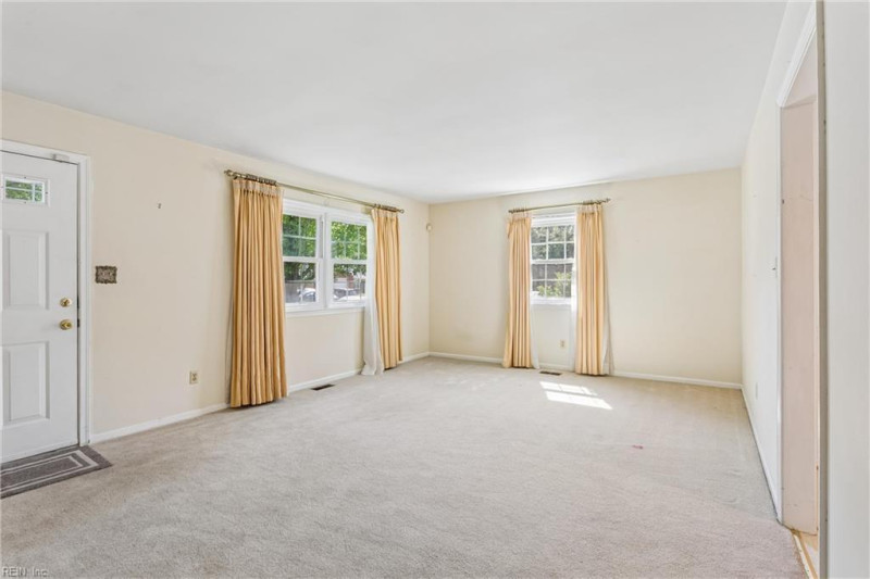 Photo 6 of 37 residential for sale in Hampton virginia