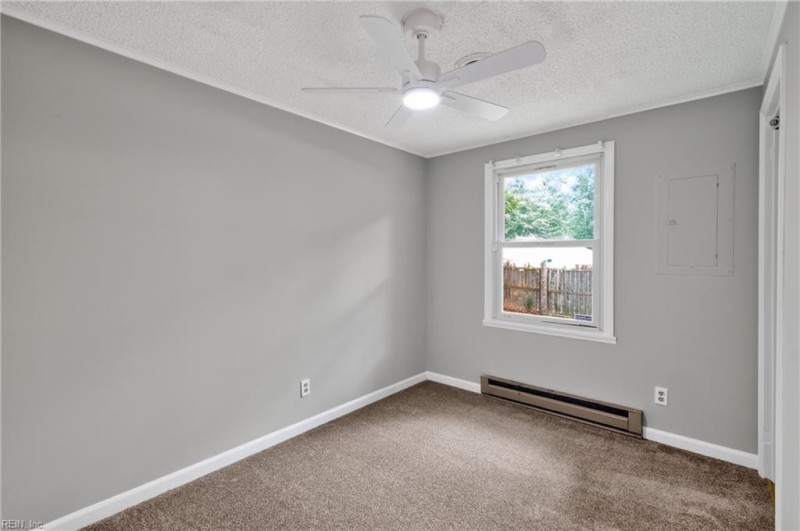 Photo 16 of 28 residential for sale in York County virginia