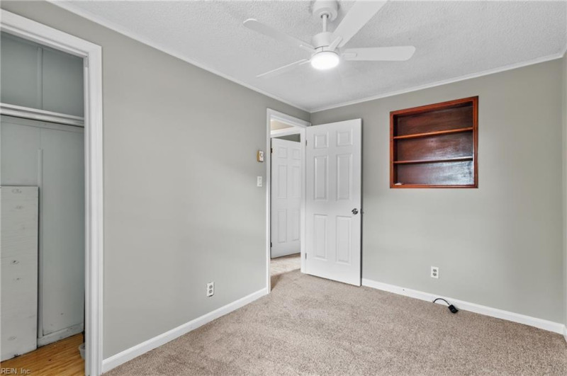 Photo 17 of 28 residential for sale in York County virginia