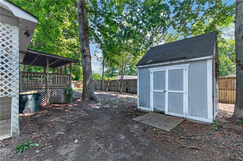 Photo 26 of 28 residential for sale in York County virginia